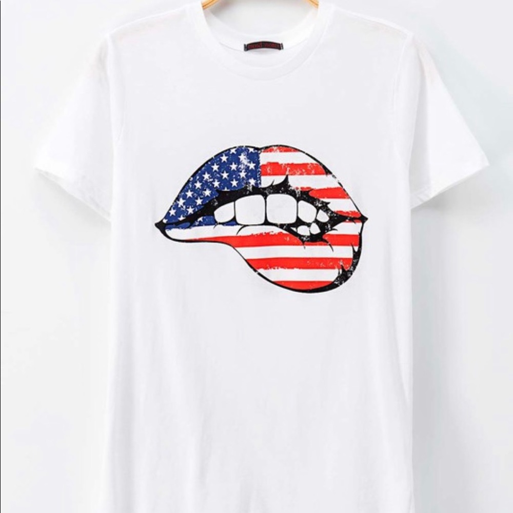 Red white and clue lips tee